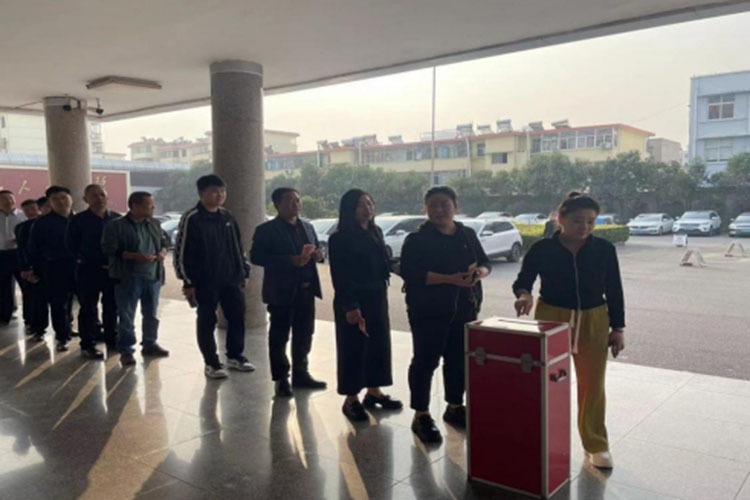 A empresa Ruiyu realiza ativamente A empresa Ruiyu realiza ativamente