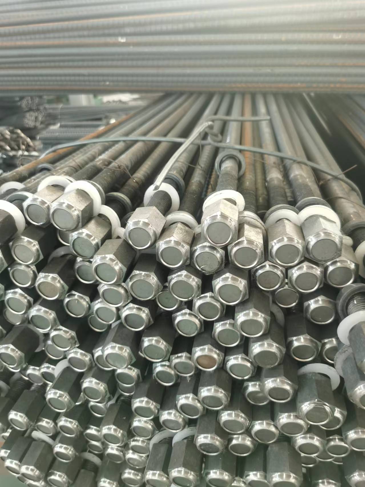 Tuercas hexagonales para minería